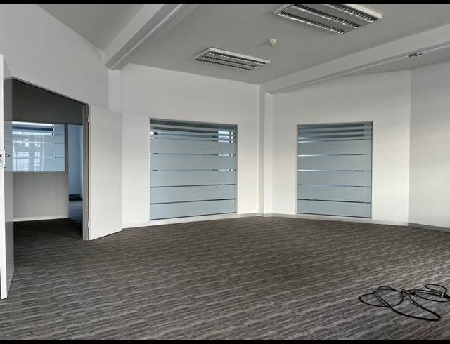 BUSINESS PROPERTY TO RENT IN RETREAT